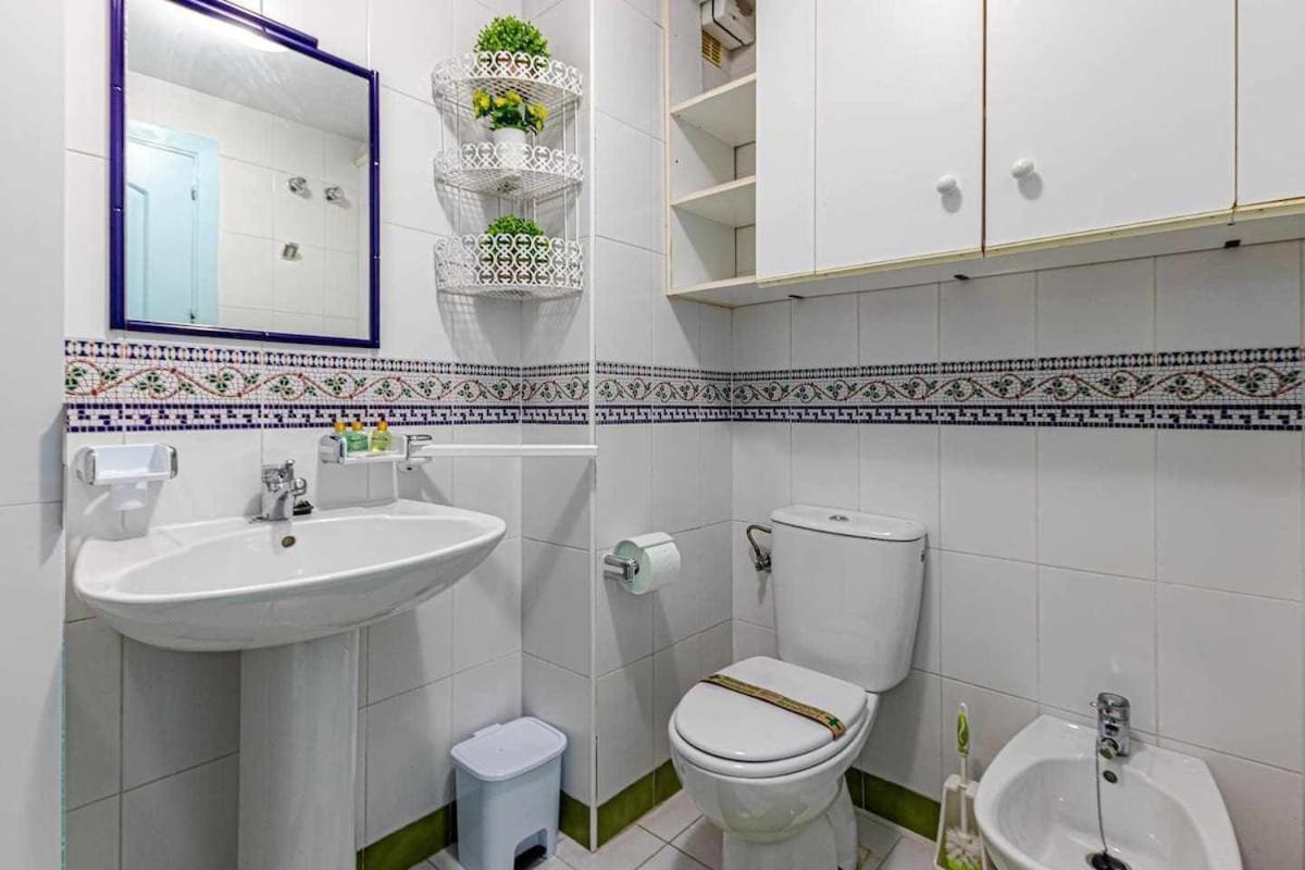 797 Holiday Rentals - Luminoso Piso Para 4 En アロヨ・デ・ラ・ミエル エクステリア 写真